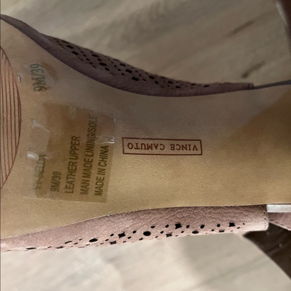 Brown/Taupe Like New Vince Camuto High Heel Sandal - Picture 3 of 3